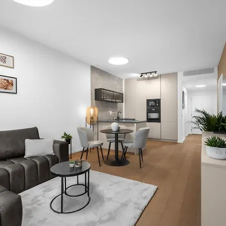 Apartment Skypark With Balcony *